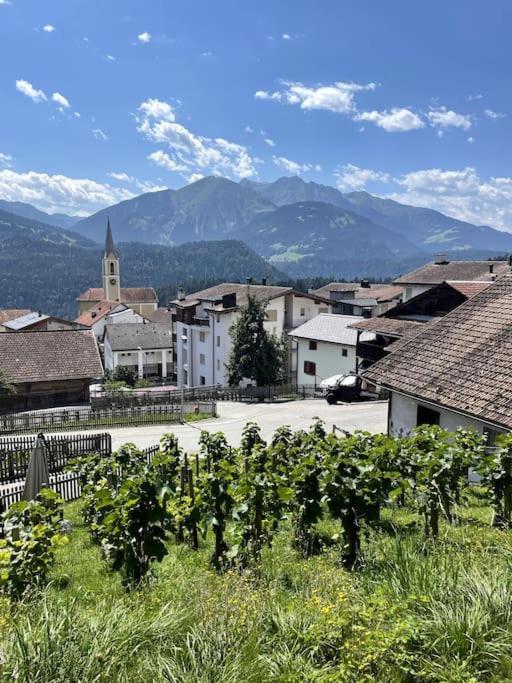 Swiss Chalet Near Flims Trin Bagian luar foto